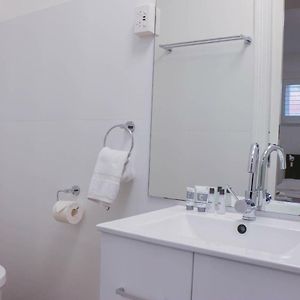 Zimmer mit zwei Einzelbetten