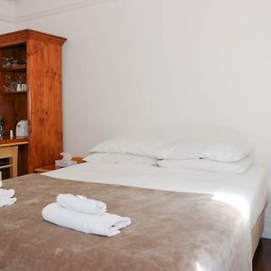 Studio mit Queensize-Bett